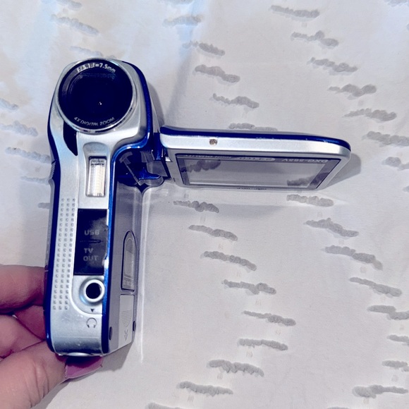 DXG 565V 5.1MP Digital Video Movie Camera  - Blue Vintage untested - Picture 3 of 11